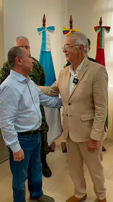 Ministro de Defensa pone al alcalde Gustavo Vélez como ejemplo nacional de valentía